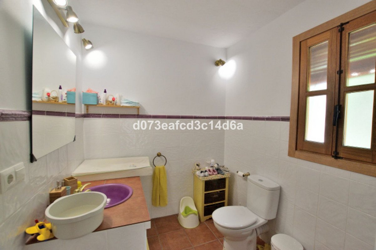 4 Bed Detached Villa in Arriate