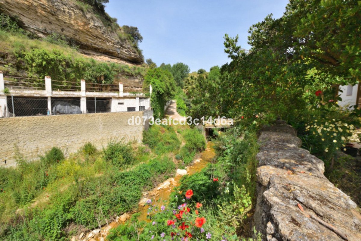 4 Bed Detached Villa in Arriate