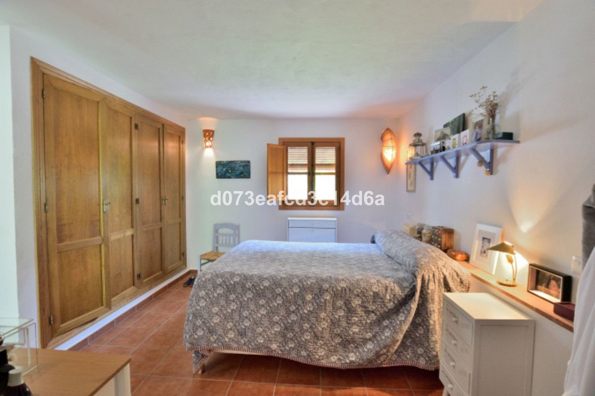 4 Bed Detached Villa in Arriate