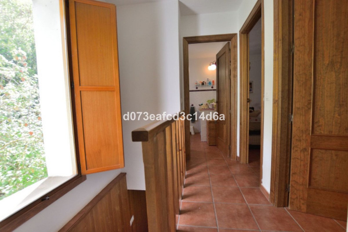 4 Bed Detached Villa in Arriate