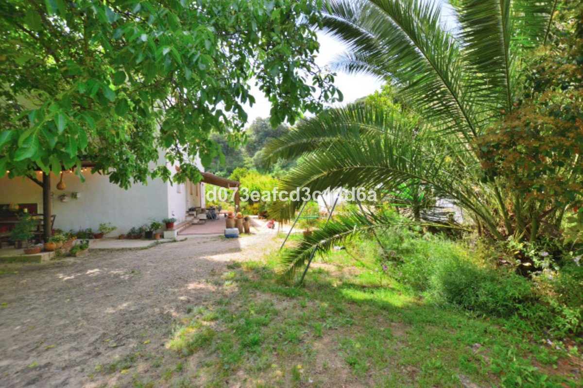 4 Bed Detached Villa in Arriate