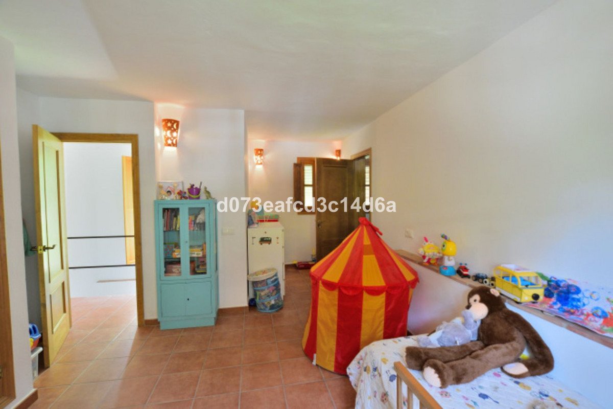 4 Bed Detached Villa in Arriate