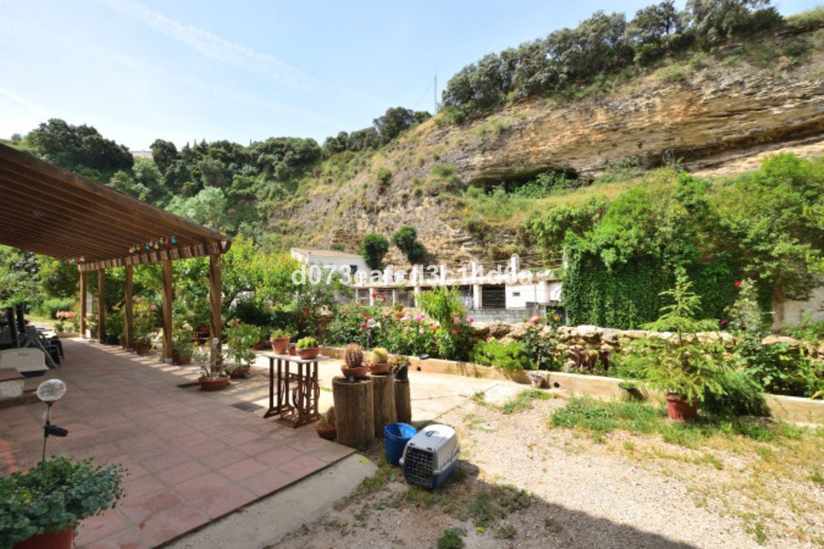 4 Bed Detached Villa in Arriate