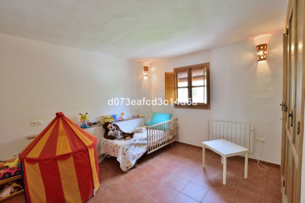4 Bed Detached Villa in Arriate