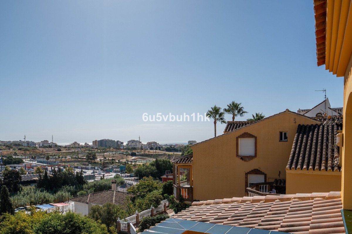 5 Bed Detached Villa in El Coto
