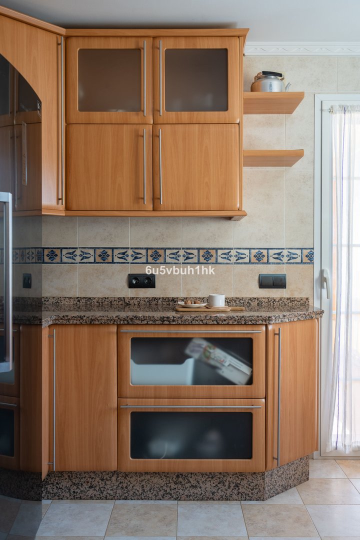 5 Bed Detached Villa in El Coto