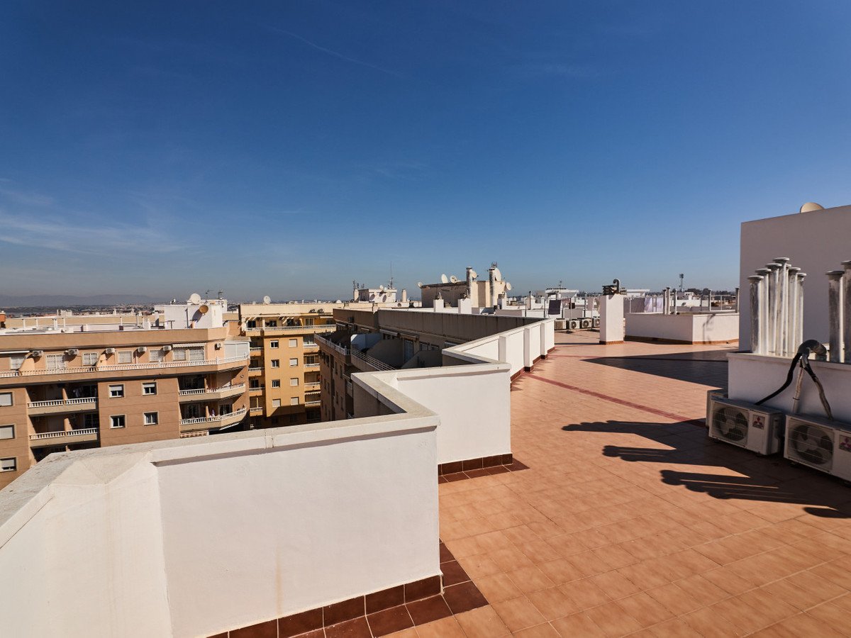 2 Bed Middle Floor Apartment in Torrevieja