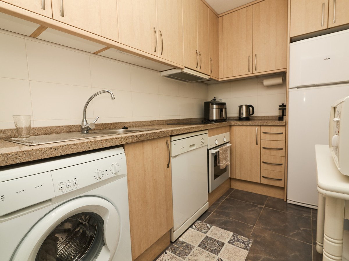 2 Bed Middle Floor Apartment in Torrevieja