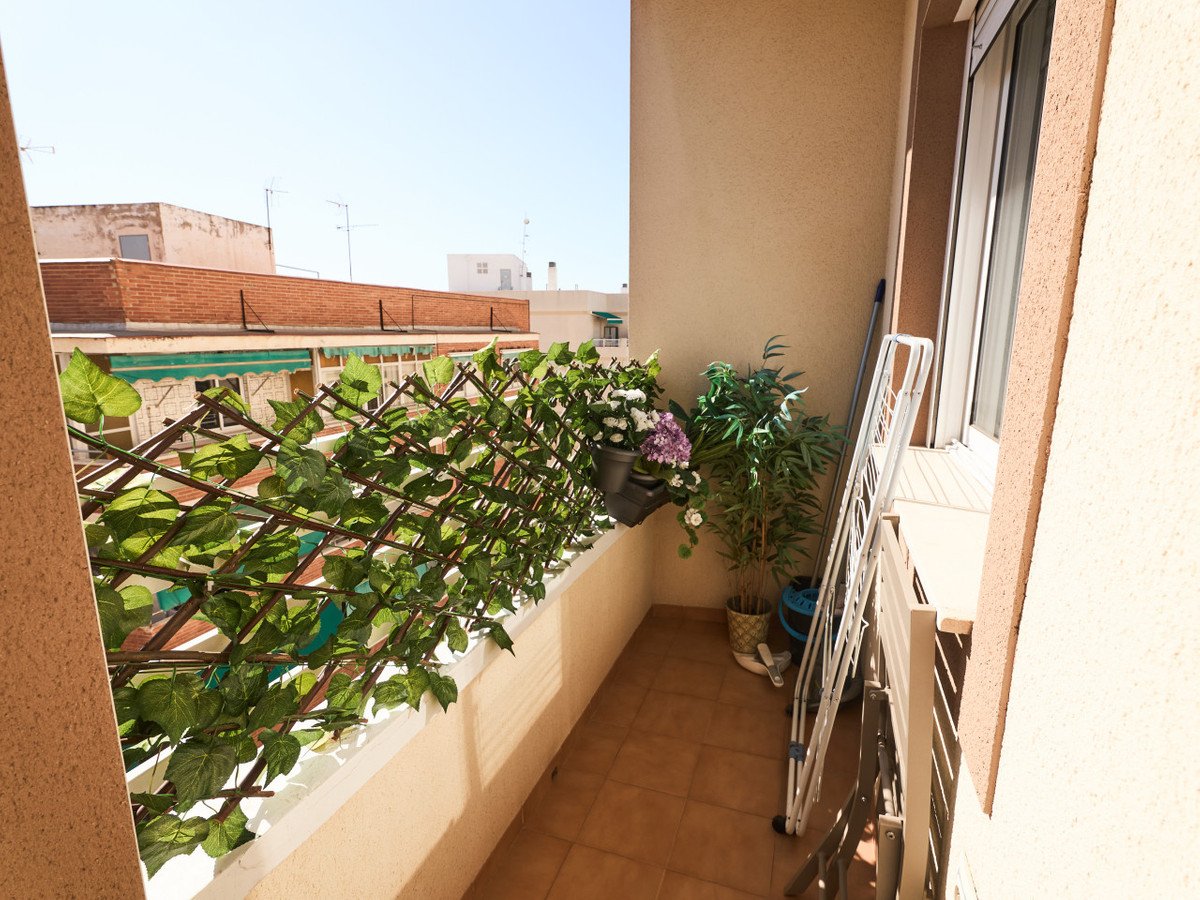 2 Bed Middle Floor Apartment in Torrevieja