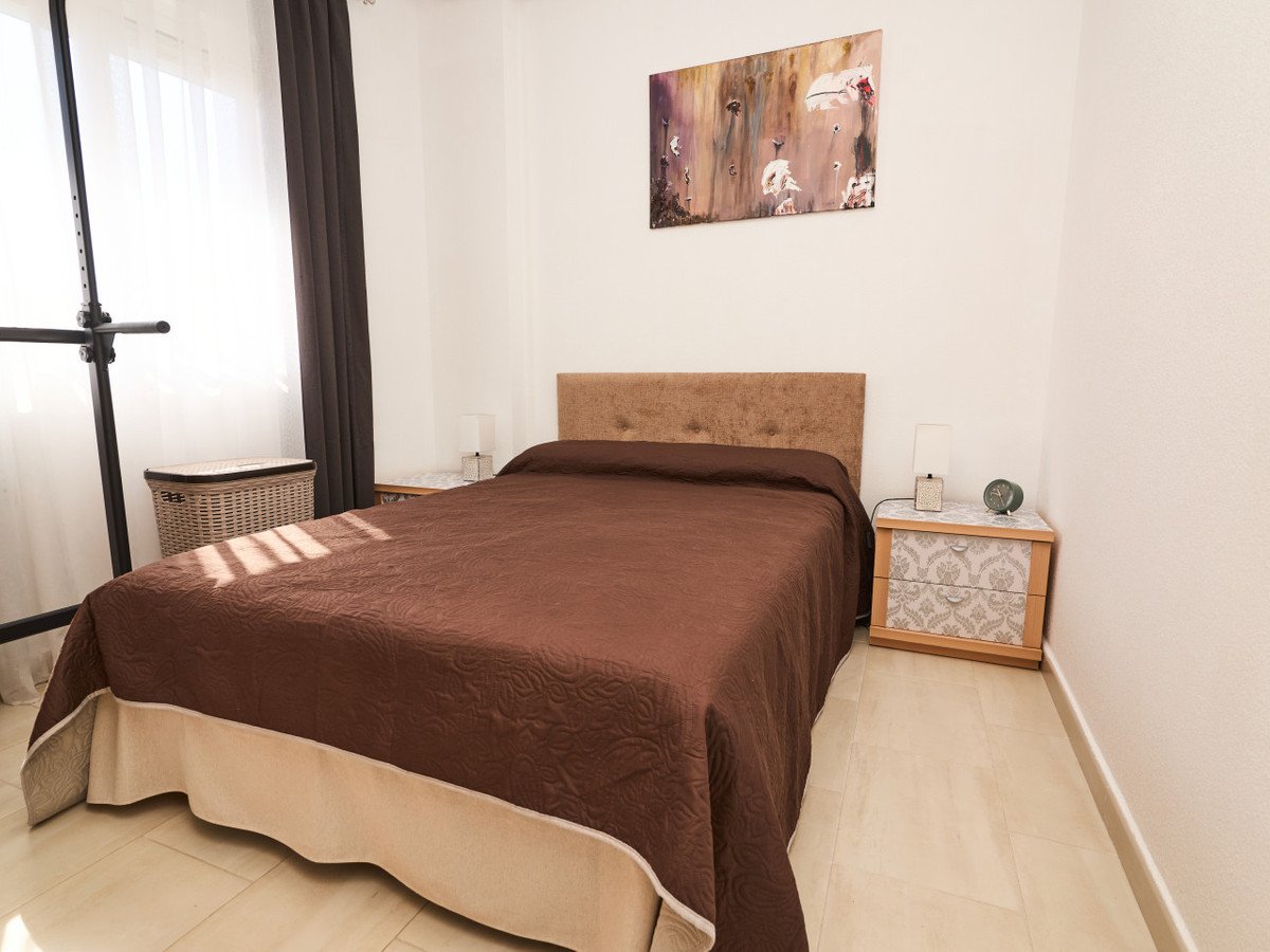 2 Bed Middle Floor Apartment in Torrevieja