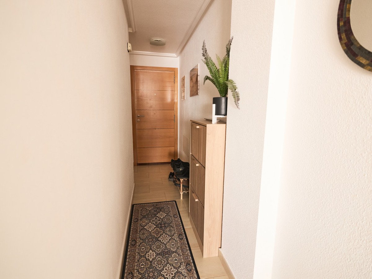2 Bed Middle Floor Apartment in Torrevieja