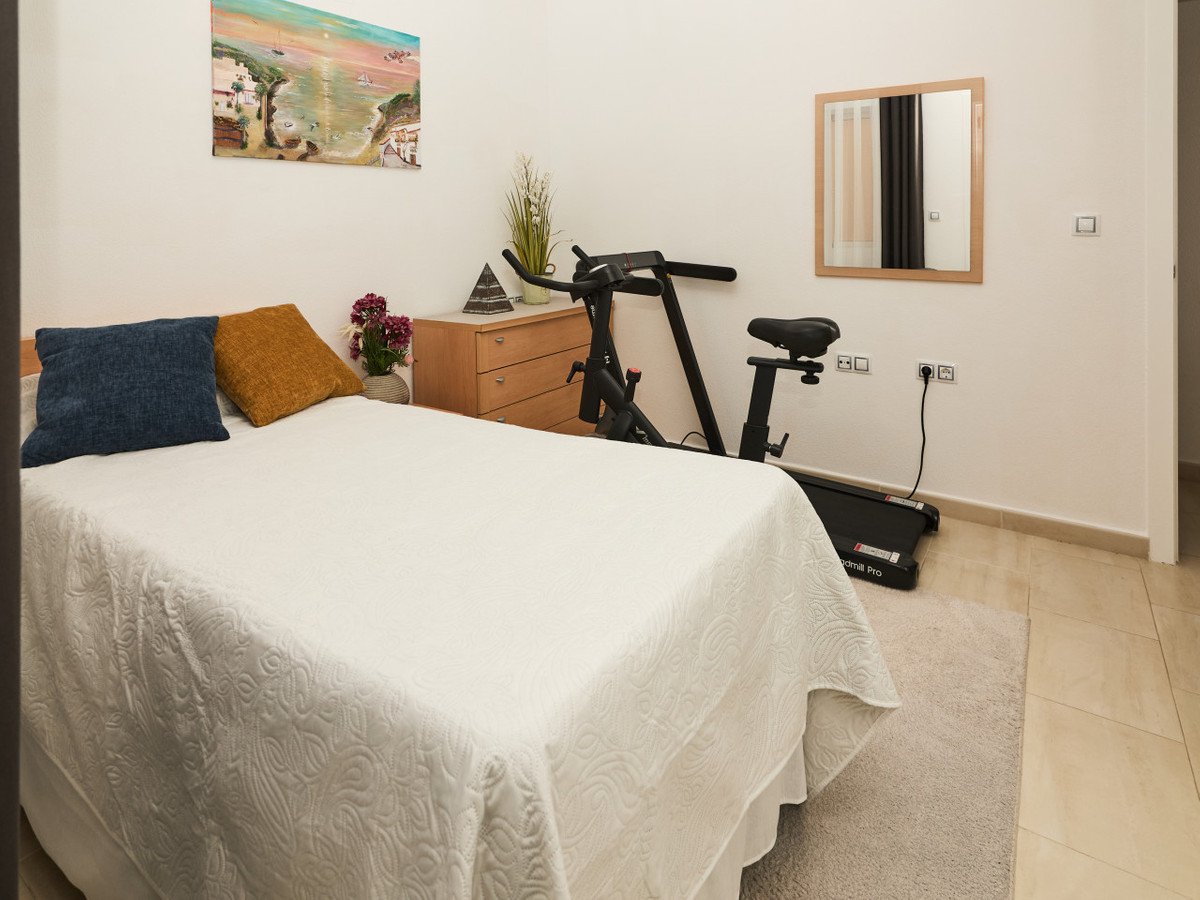 2 Bed Middle Floor Apartment in Torrevieja