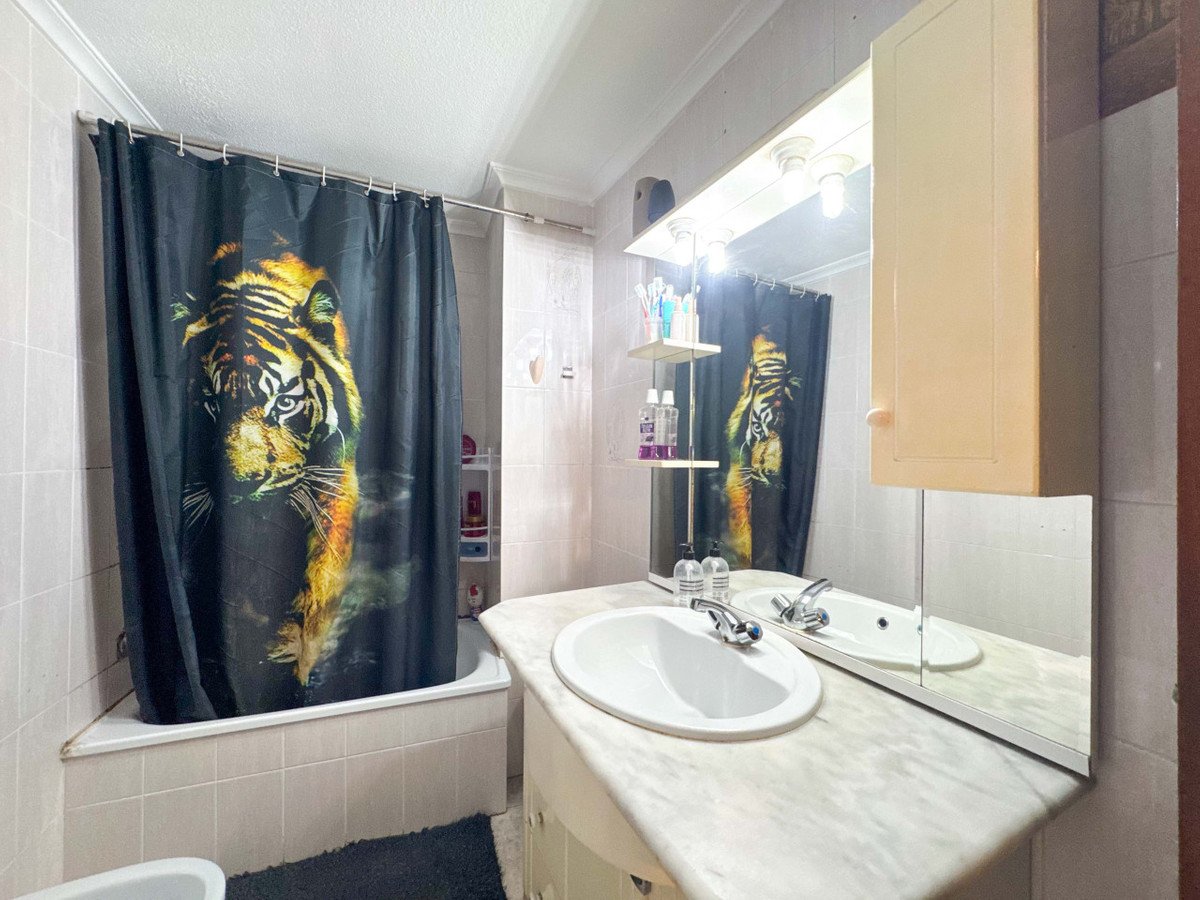 3 Bed Middle Floor Apartment in Torrevieja
