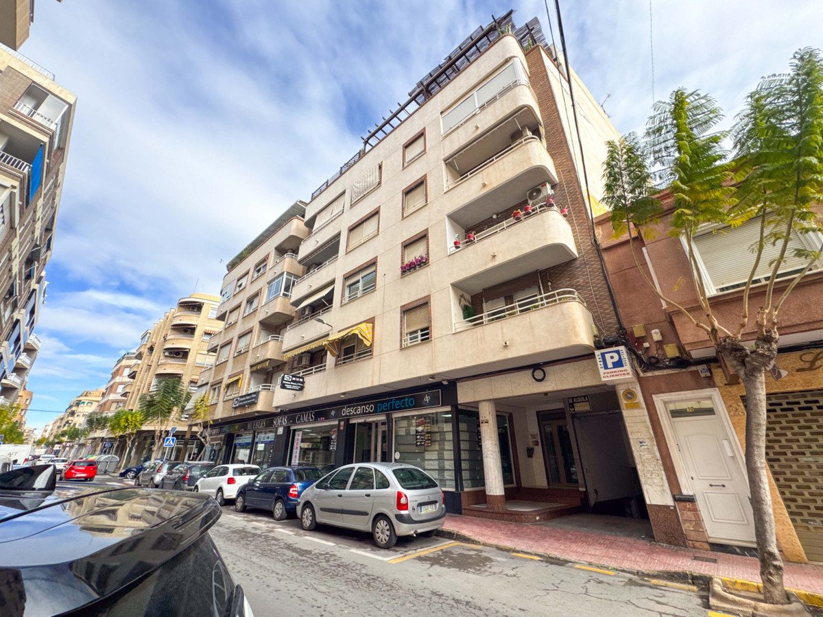 3 Bed Middle Floor Apartment in Torrevieja