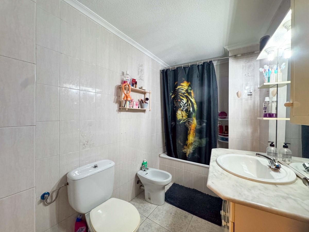 3 Bed Middle Floor Apartment in Torrevieja