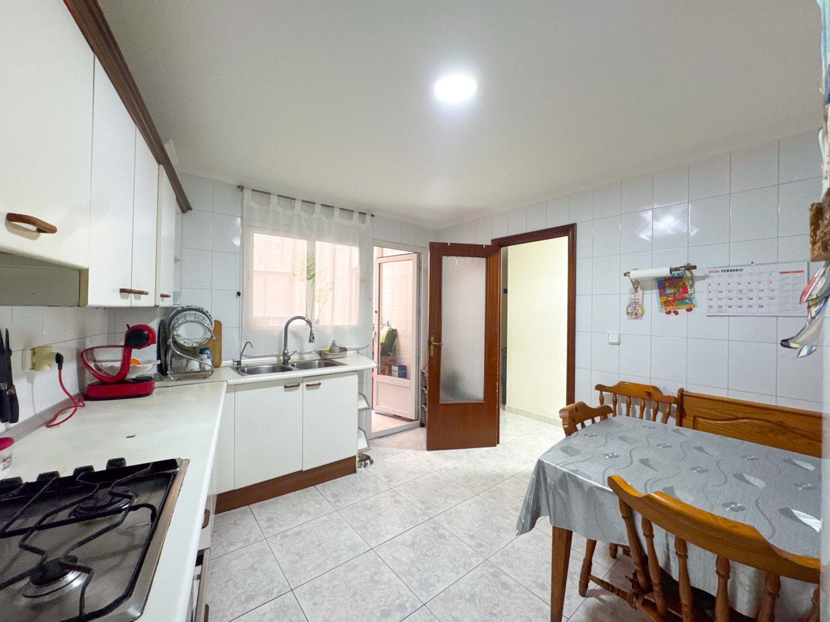 3 Bed Middle Floor Apartment in Torrevieja