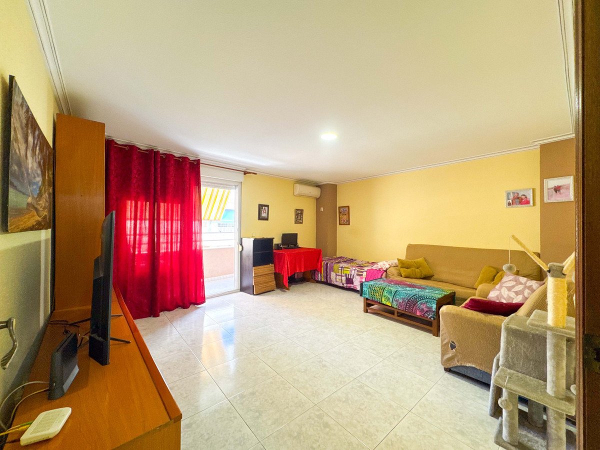 3 Bed Middle Floor Apartment in Torrevieja