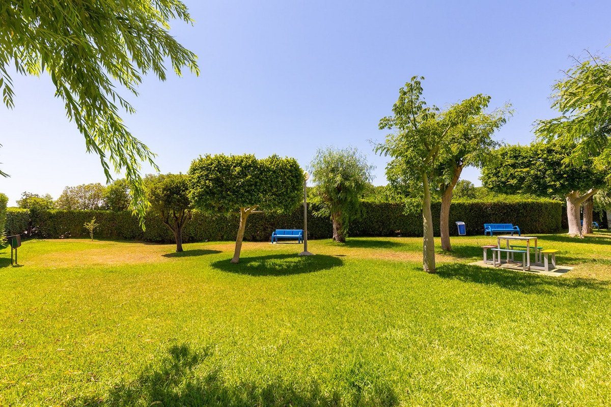 2 Bed Middle Floor Apartment in La Mata