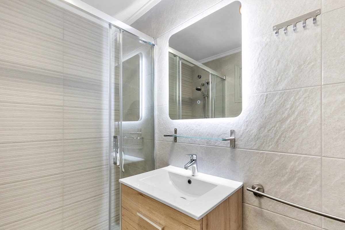2 Bed Middle Floor Apartment in La Mata
