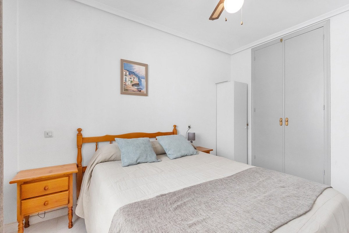 2 Bed Middle Floor Apartment in La Mata