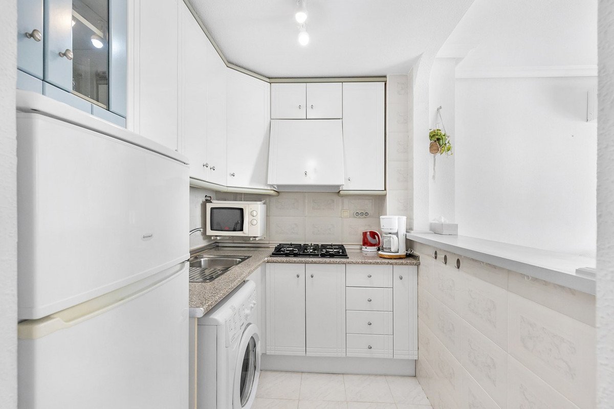 2 Bed Middle Floor Apartment in La Mata