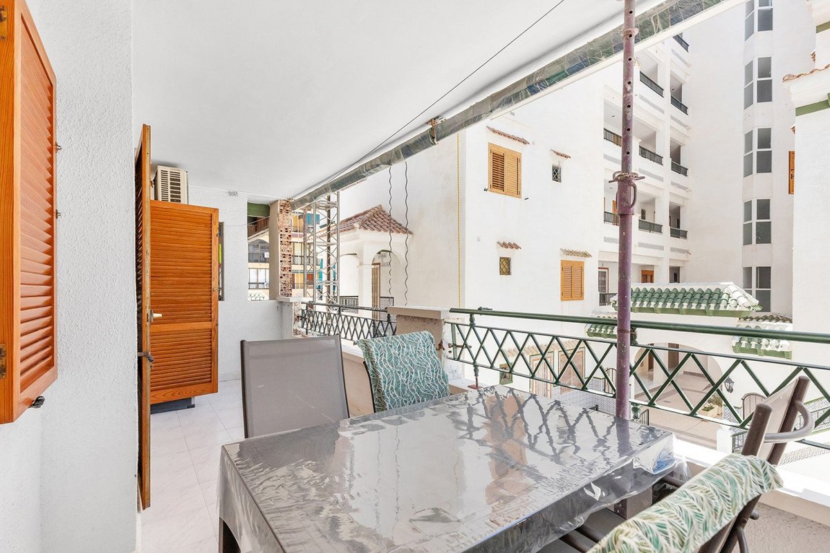 2 Bed Middle Floor Apartment in La Mata