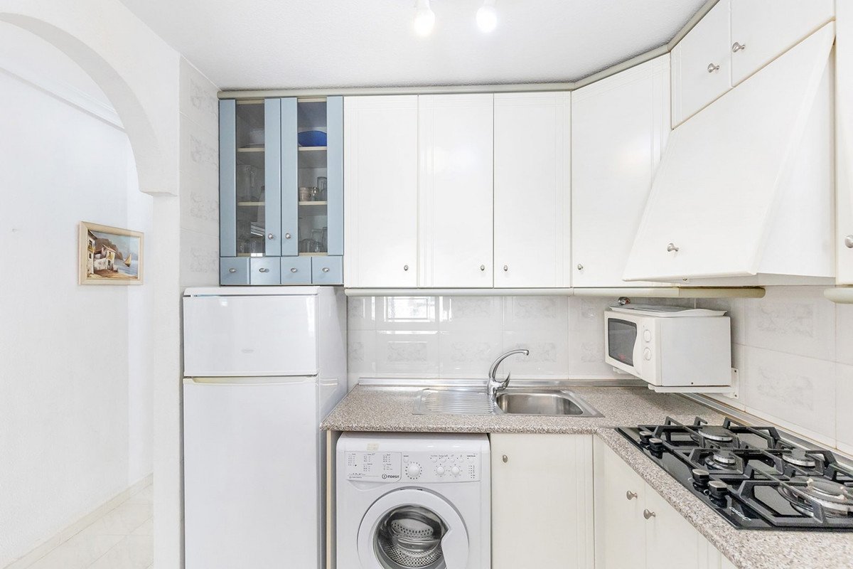 2 Bed Middle Floor Apartment in La Mata