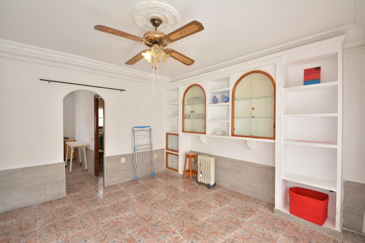 4 Bed Semi-Detached House in Torrevieja