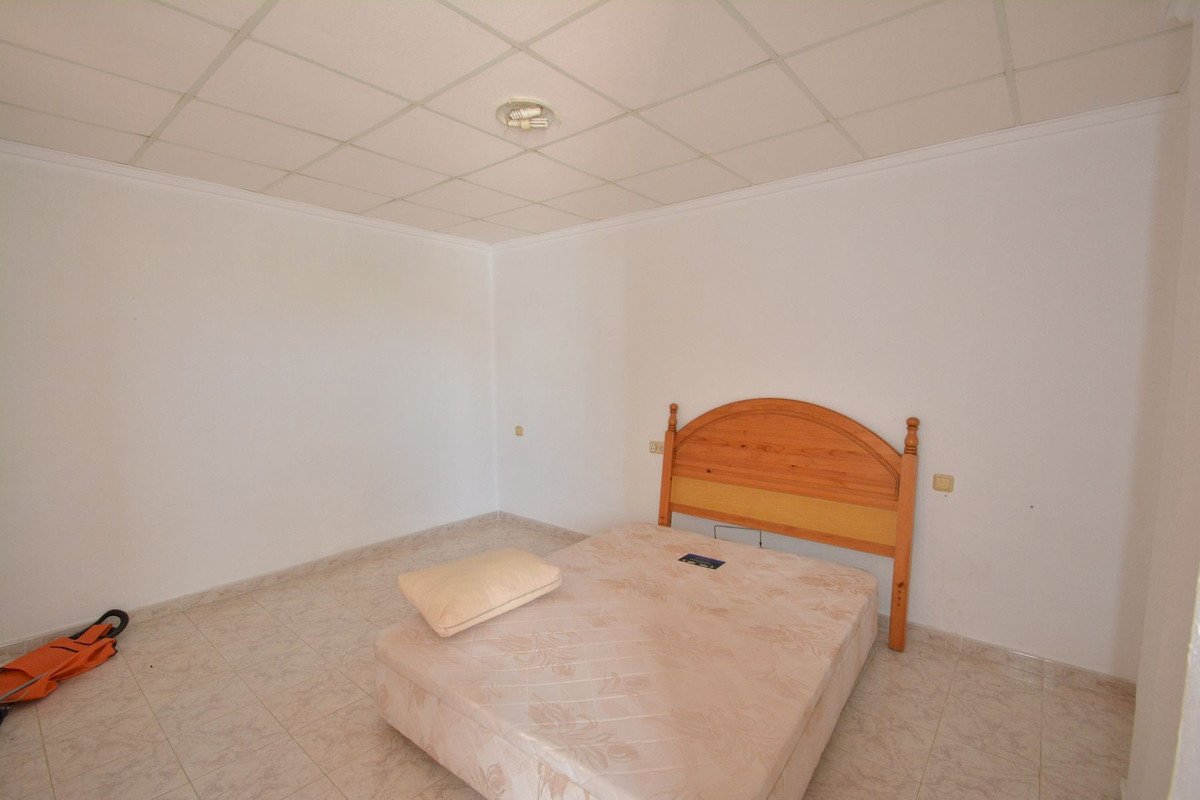 4 Bed Semi-Detached House in Torrevieja
