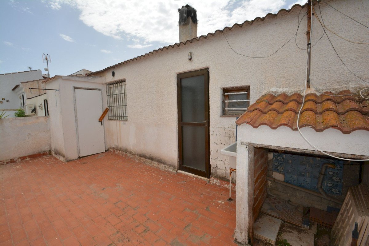 4 Bed Semi-Detached House in Torrevieja