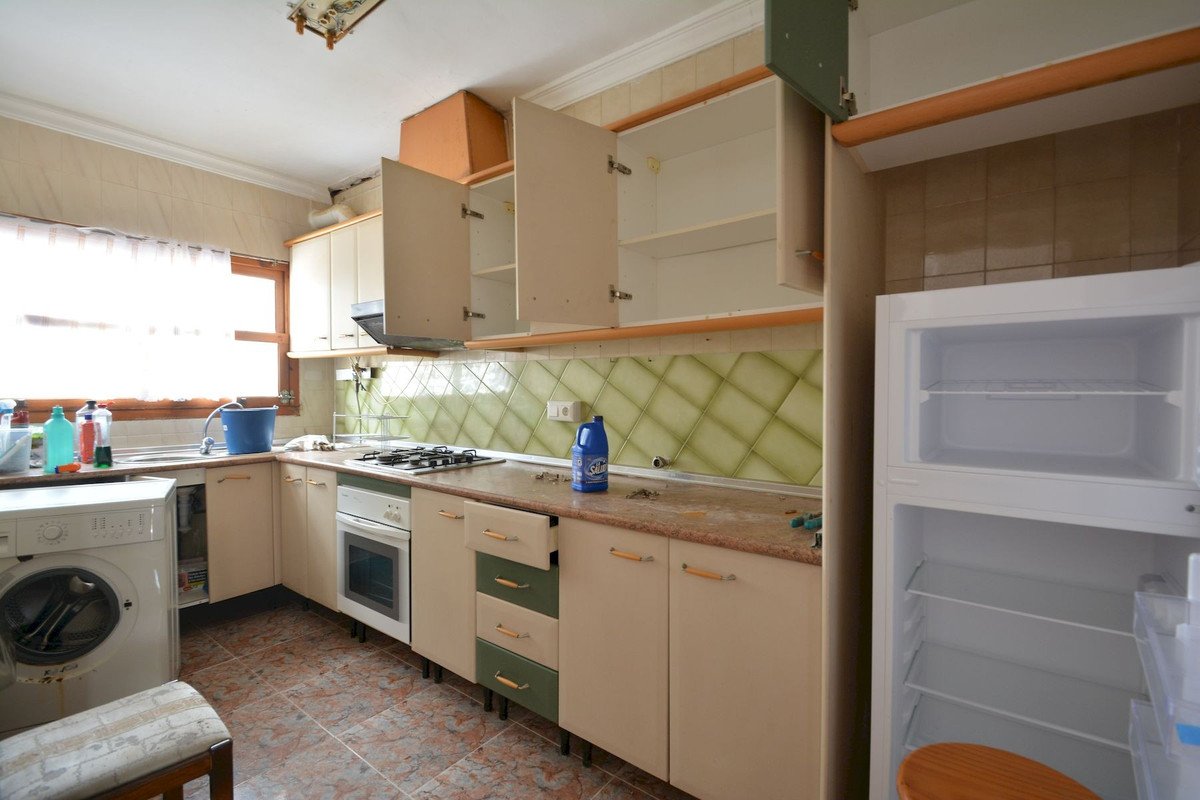 4 Bed Semi-Detached House in Torrevieja