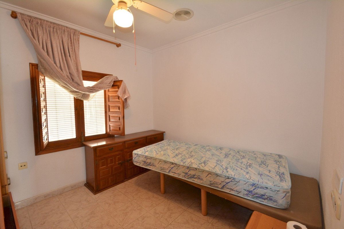 4 Bed Semi-Detached House in Torrevieja