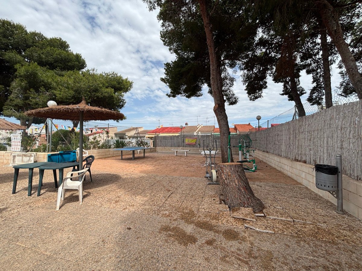 4 Bed Semi-Detached House in Torrevieja