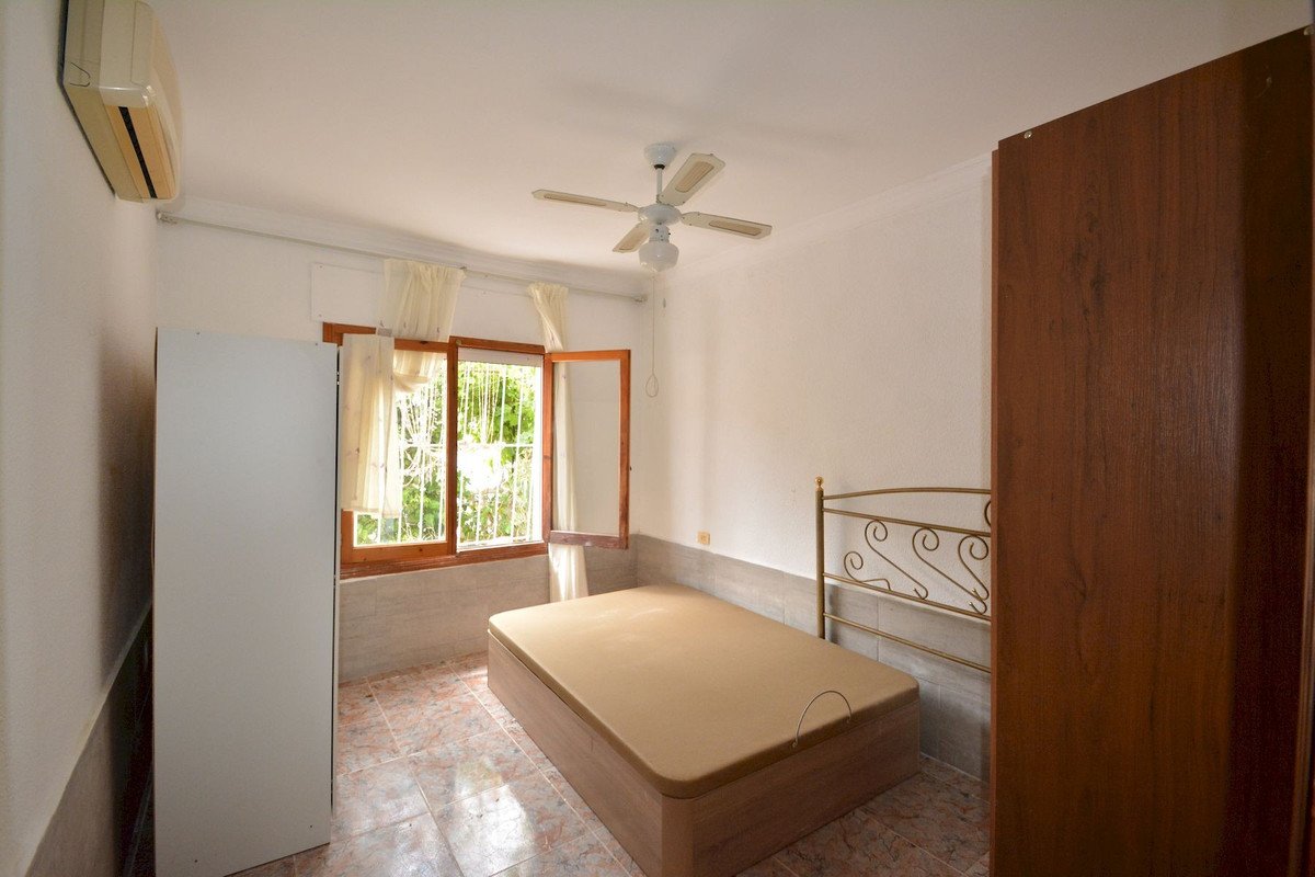 4 Bed Semi-Detached House in Torrevieja