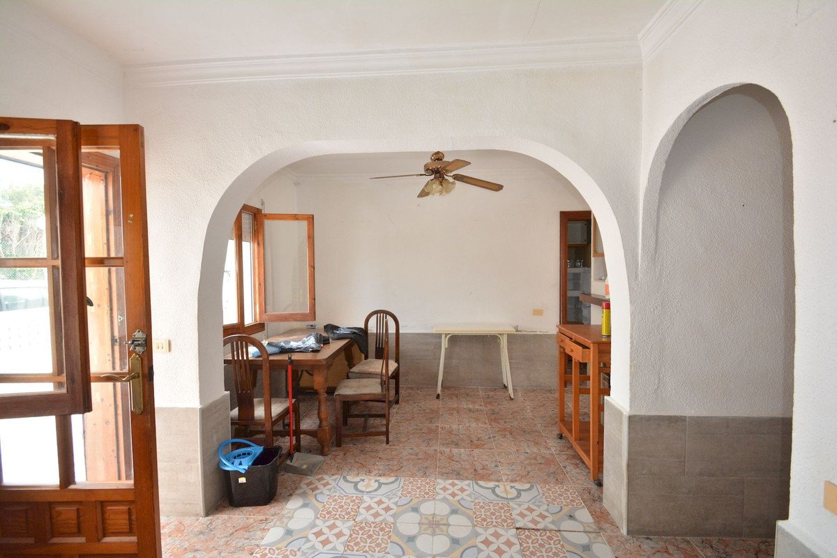 4 Bed Semi-Detached House in Torrevieja