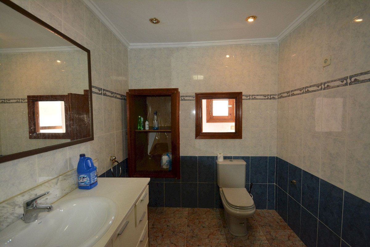 4 Bed Semi-Detached House in Torrevieja