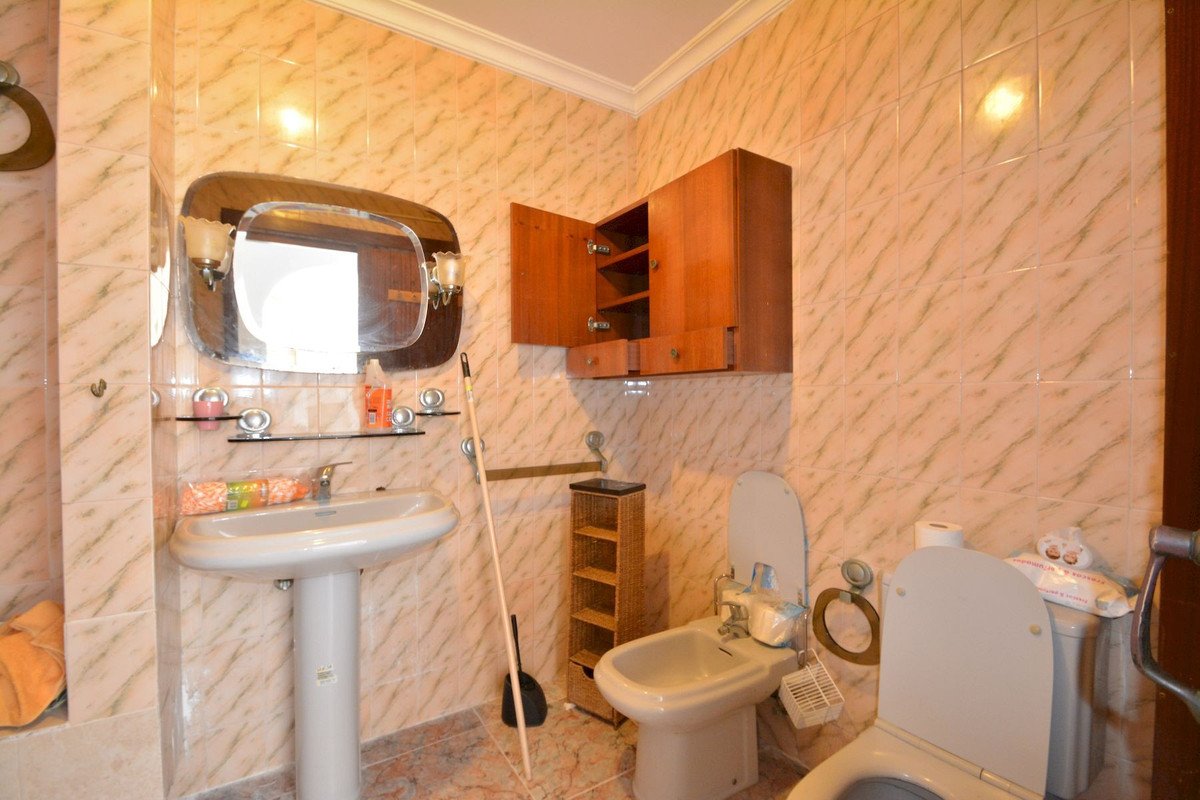 4 Bed Semi-Detached House in Torrevieja