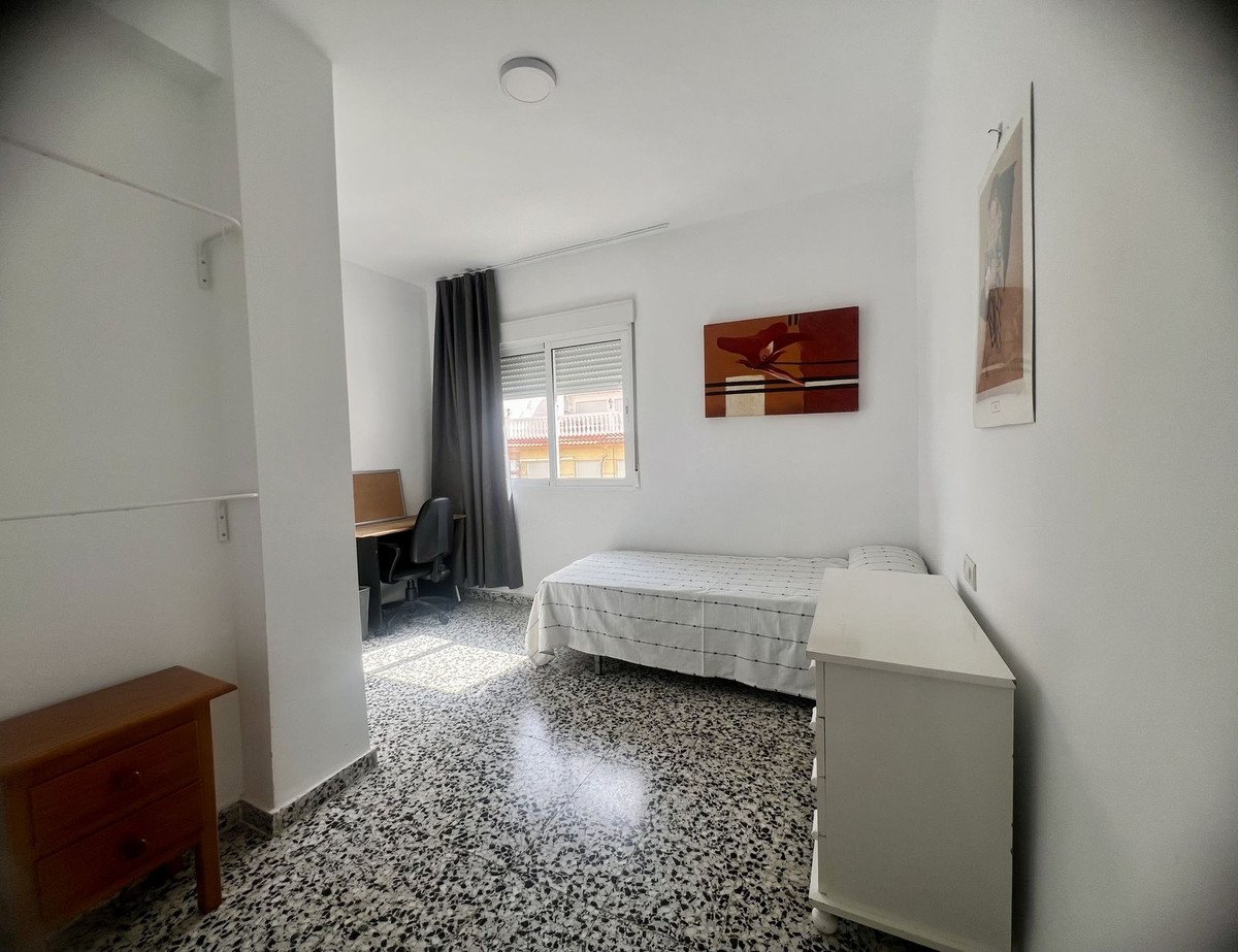 3 Bed Middle Floor Apartment in Málaga