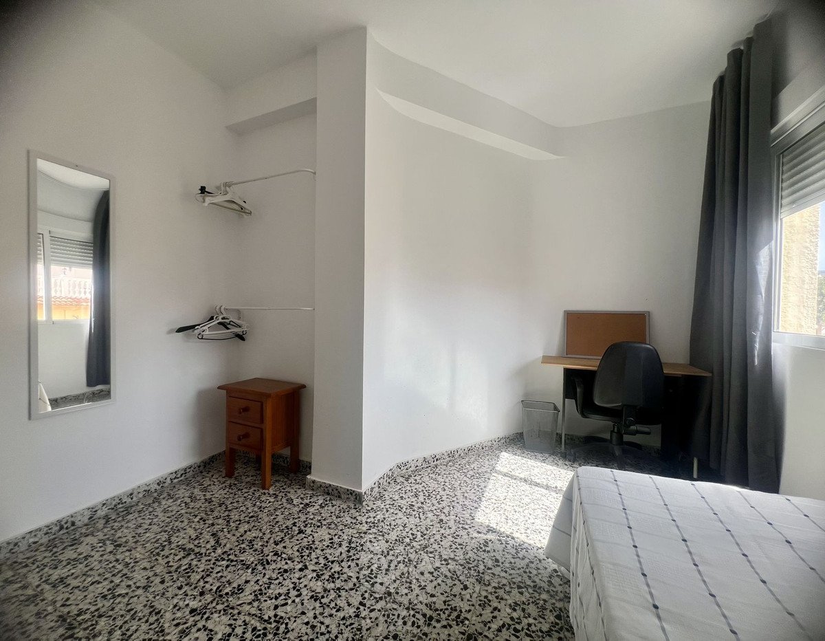 3 Bed Middle Floor Apartment in Málaga