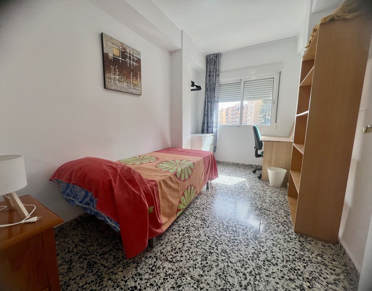 3 Bed Middle Floor Apartment in Málaga