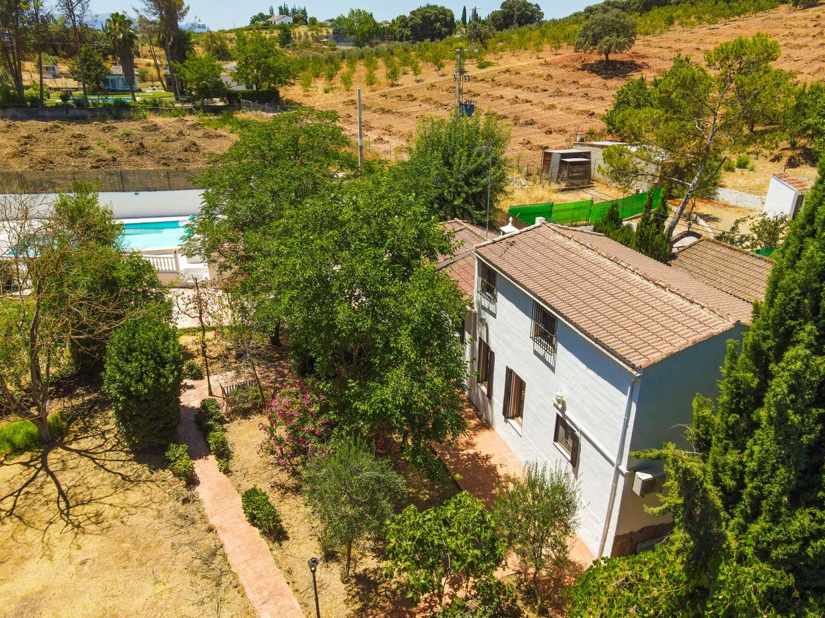 4 Bed Detached Villa in Archidona