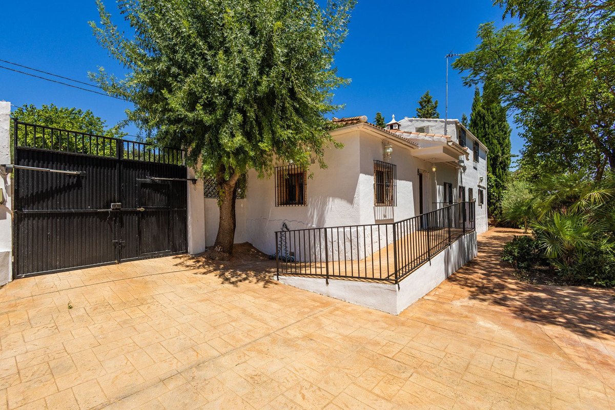 4 Bed Detached Villa in Archidona