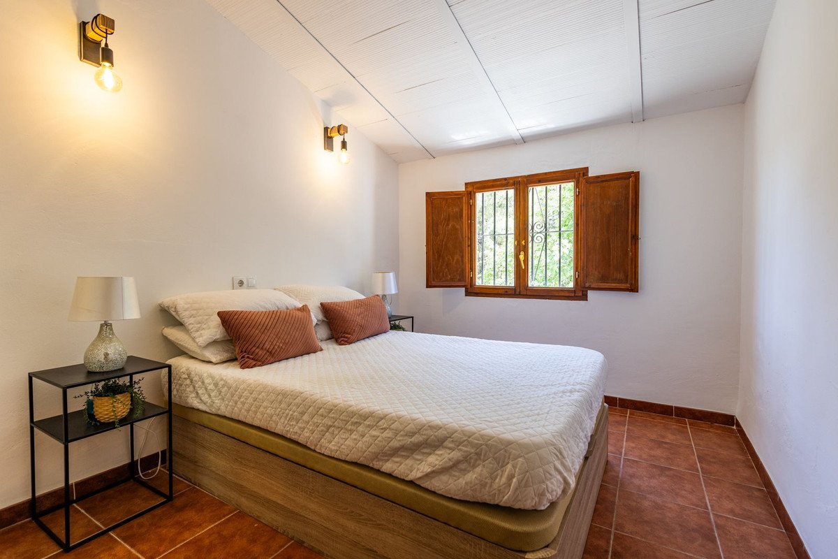 4 Bed Detached Villa in Archidona