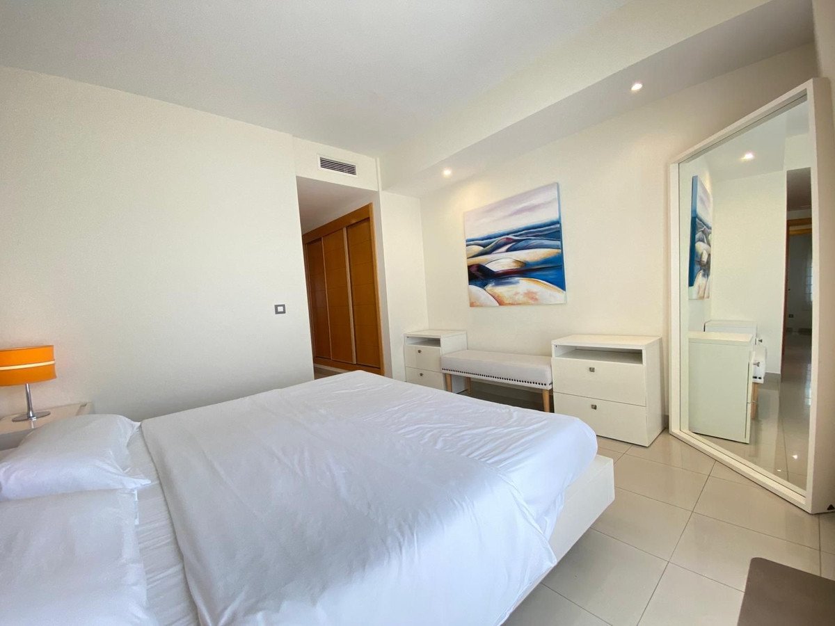 2 Bed Middle Floor Apartment in Estepona