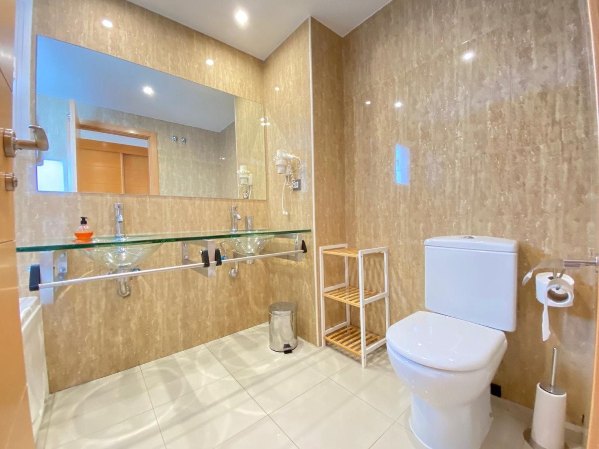 2 Bed Middle Floor Apartment in Estepona