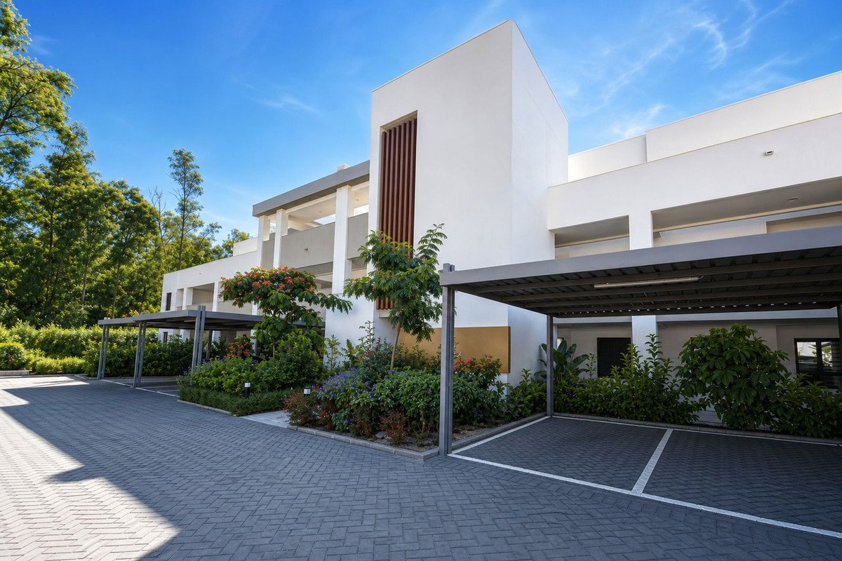2 Bed Ground Floor Apartment in Casares Playa
