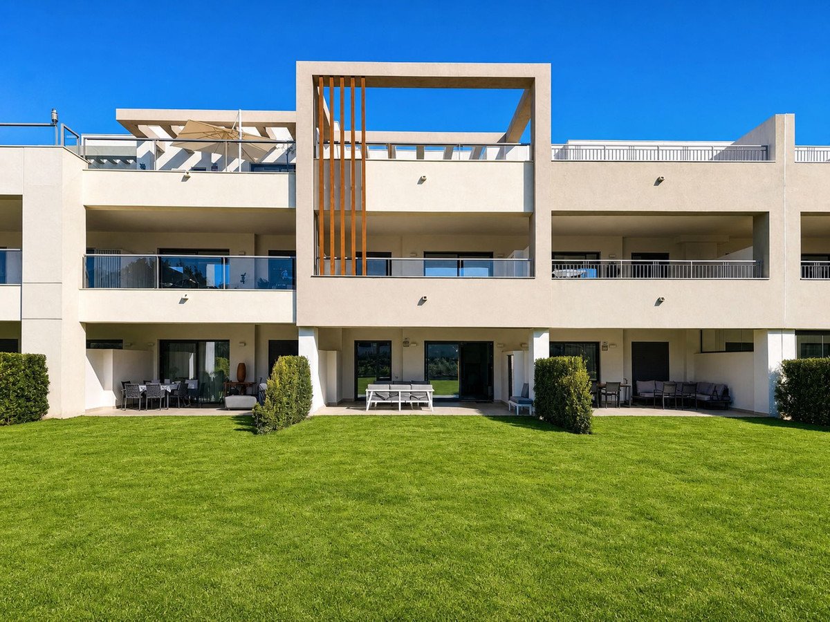 2 Bed Ground Floor Apartment in Casares Playa