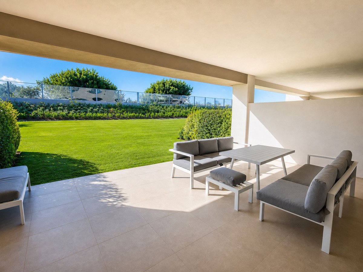 2 Bed Ground Floor Apartment in Casares Playa