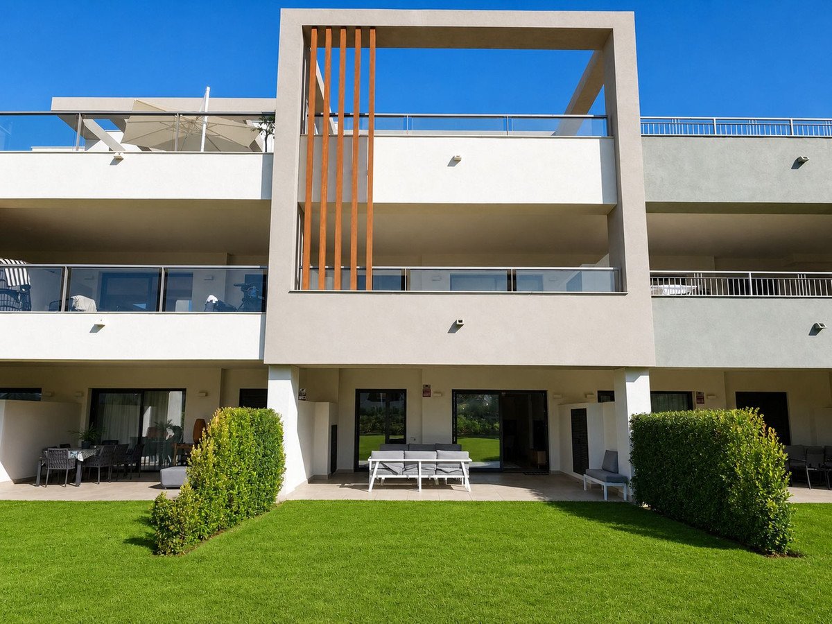 2 Bed Ground Floor Apartment in Casares Playa