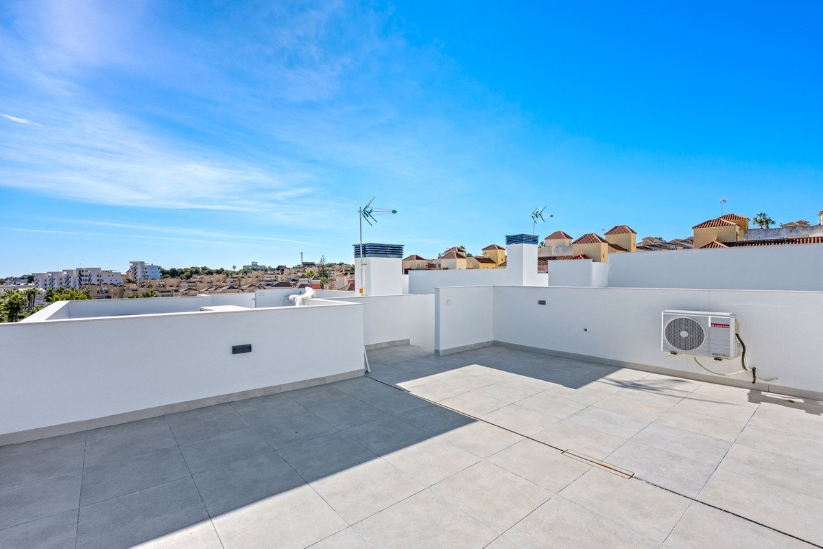 3 Bed Detached Villa in Blue Lagoon